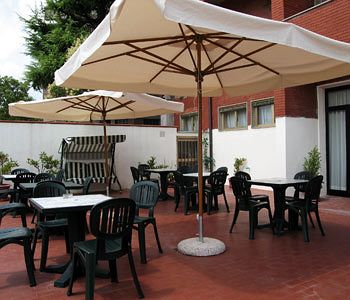 Imagen de los exteriores del Hotel Vico Alto. Foto 8