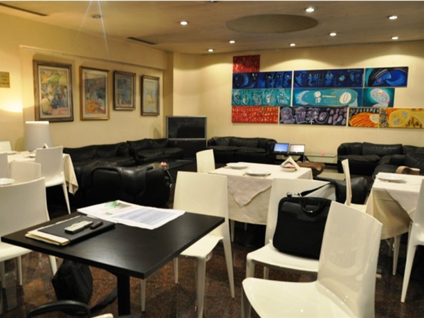 Imagen general del Hotel Victor, Bari. Foto 1