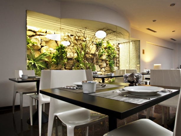 Imagen general del Hotel Victor, Bari. Foto 3