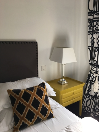 Imagen de la habitación del Hotel Victor, CABRIES. Foto 7