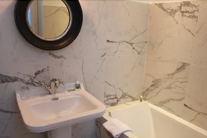 Imagen de la habitación del Hotel Victor, CABRIES. Foto 10