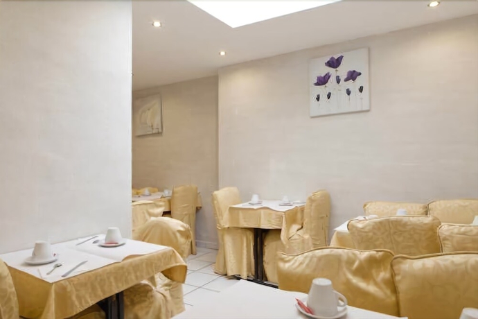 Imagen del bar/restaurante del Hotel Victor Hugo, CLAMART. Foto 2