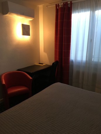 Imagen de la habitación del Hotel Victor Hugo, Dijon. Foto 5