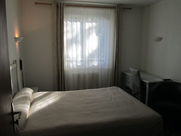 Imagen de la habitación del Hotel Victor Hugo, Dijon. Foto 6