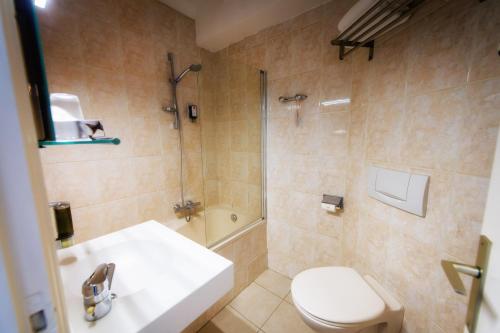 Imagen de la habitación del Hotel Victor Hugo, Lorient. Foto 4