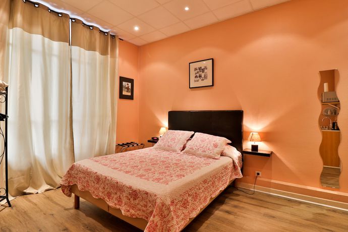Imagen de la habitación del Hotel Victor Hugo, Niza Centro. Foto 11