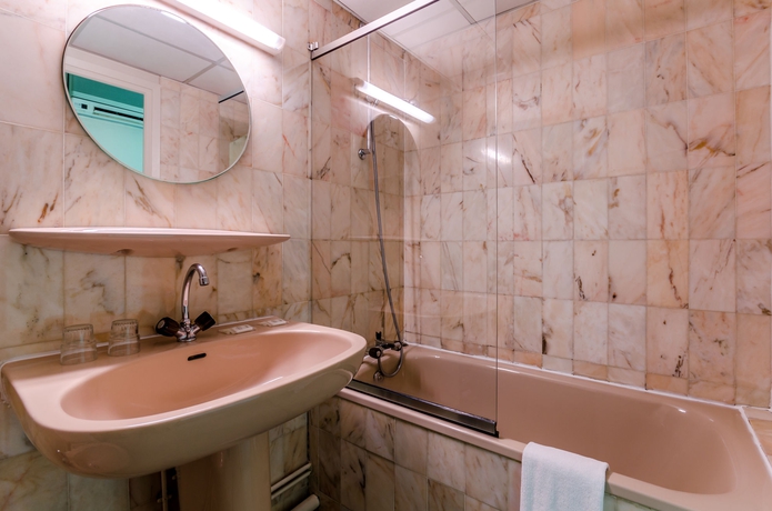 Imagen de la habitación del Hotel Victor Hugo, Toulouse. Foto 8