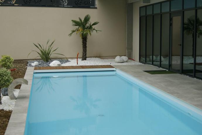 Imagen de la piscina del Hotel Victor Hugo and Spa. Foto 9