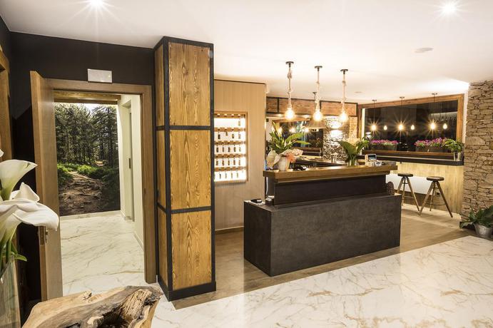 Imagen de los interiores del Hotel Victor, Rialp. Foto 9