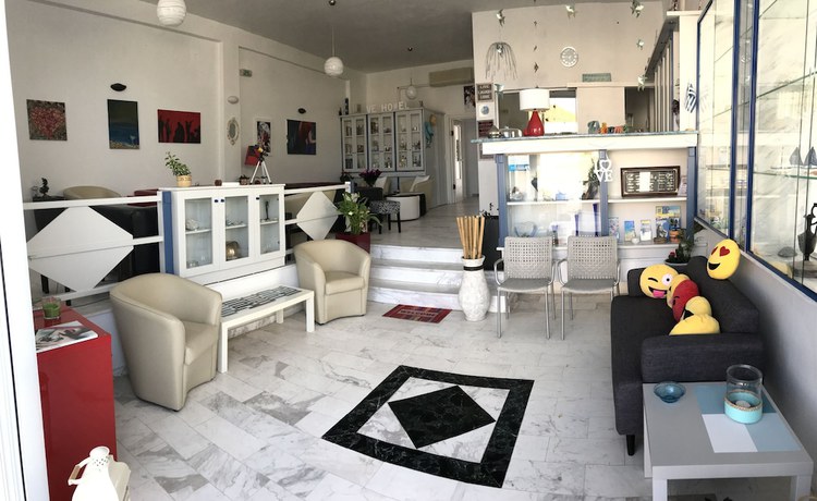 Imagen de los interiores del Hotel Victor-Eleni. Foto 11