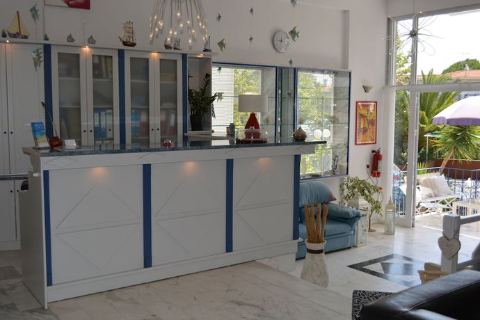 Imagen de los interiores del Hotel Victor-Eleni. Foto 17