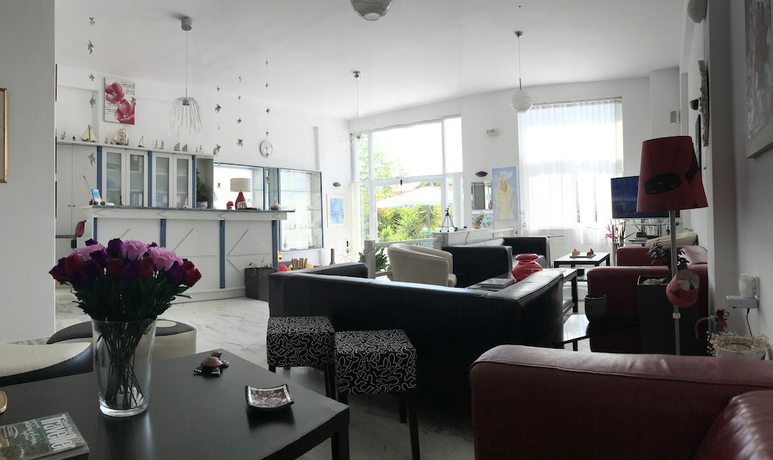 Imagen de los interiores del Hotel Victor-Eleni. Foto 19