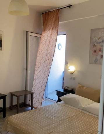 Imagen de la habitación del Hotel Victor-Eleni. Foto 8