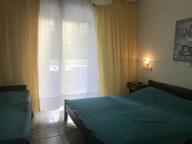 Imagen de la habitación del Hotel Victor-Eleni. Foto 9