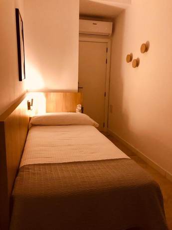 Imagen de la habitación del Hotel Victori. Foto 15