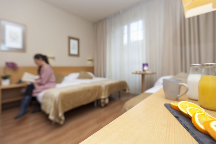 Imagen de la habitación del Hotel Victoria 4. Foto 5