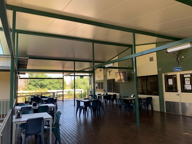 Imagen del bar/restaurante del Hotel Victoria Accommodation Village. Foto 16