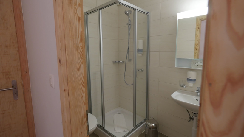 Imagen de la habitación del Hotel Victoria, Briey, Chalais. Foto 7