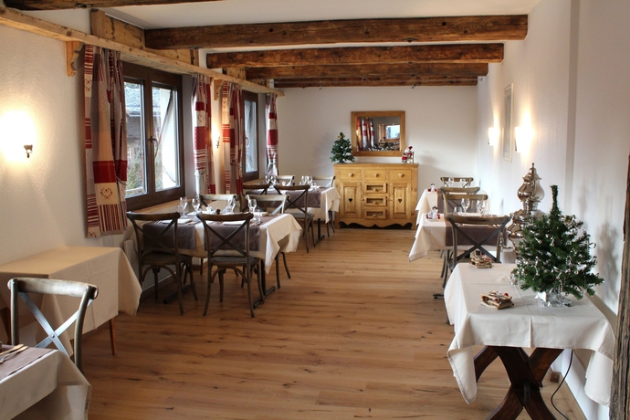 Imagen del bar/restaurante del Hotel Victoria, Briey, Chalais. Foto 5