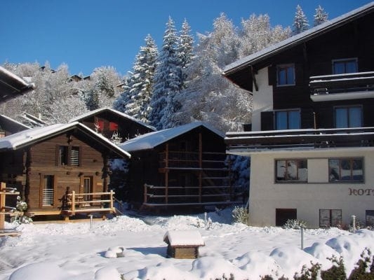 Imagen de los exteriores del Hotel Victoria, Briey, Chalais. Foto 15