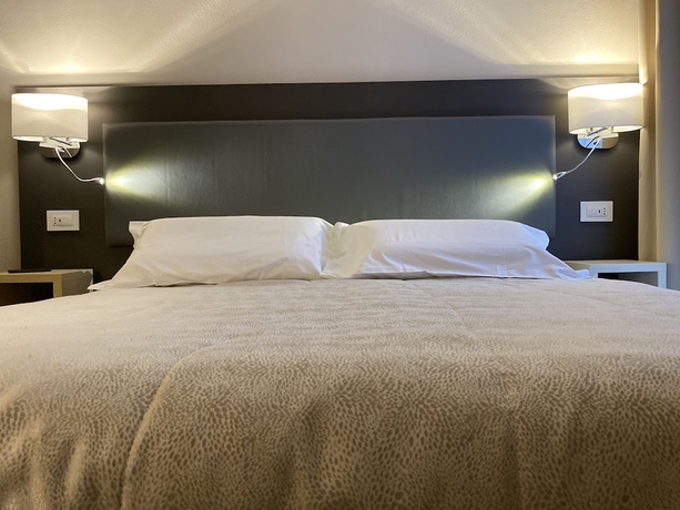 Imagen de la habitación del Hotel Victoria, CUNEO. Foto 3