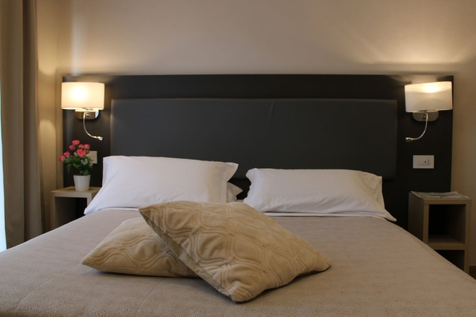 Imagen de la habitación del Hotel Victoria, CUNEO. Foto 4