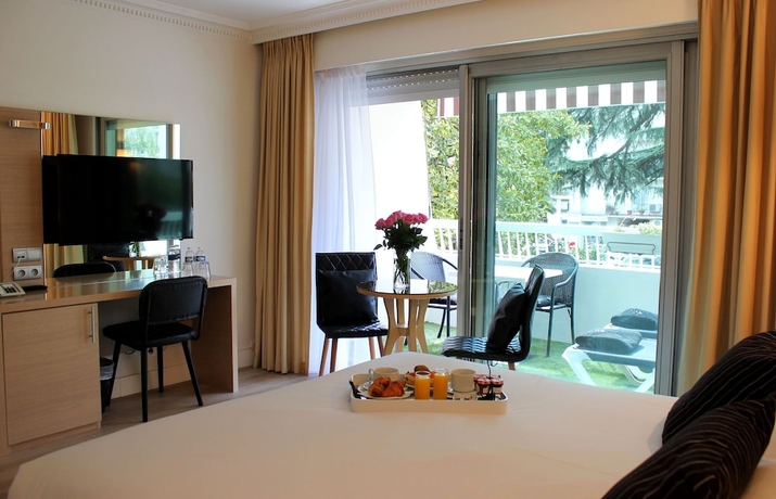 Imagen de la habitación del Hotel Victoria, Cannes. Foto 7