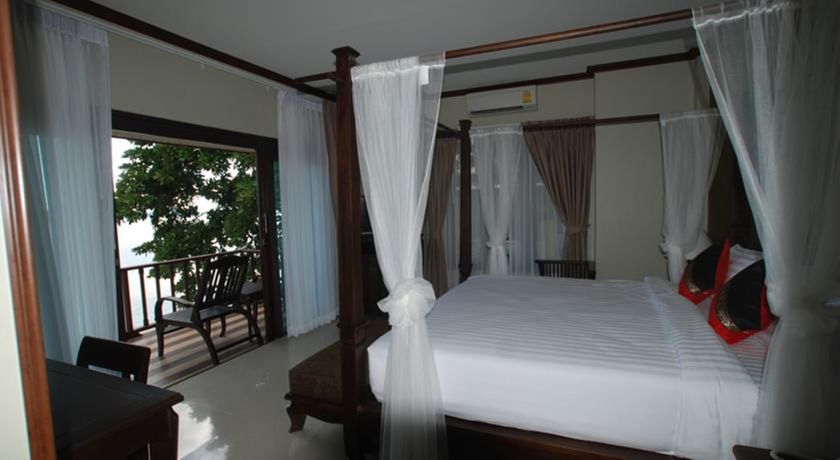 Imagen del bar/restaurante del Hotel Victoria Cliff and Resort. Foto 2