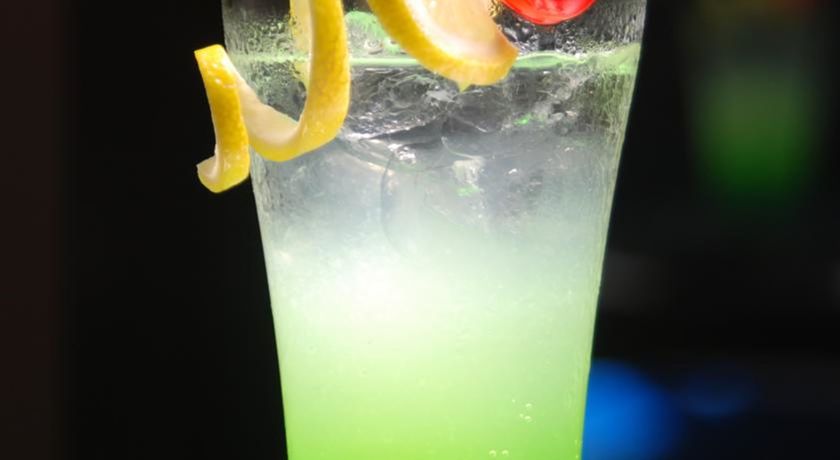 Imagen de la piscina del Hotel Victoria Cliff and Resort. Foto 15