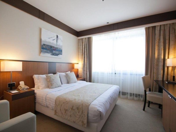 Imagen general del Hotel Victoria, Donetsk. Foto 2