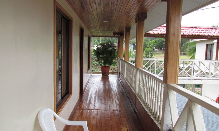 Imagen de los interiores del Hotel Victoria, El Castillo. Foto 19