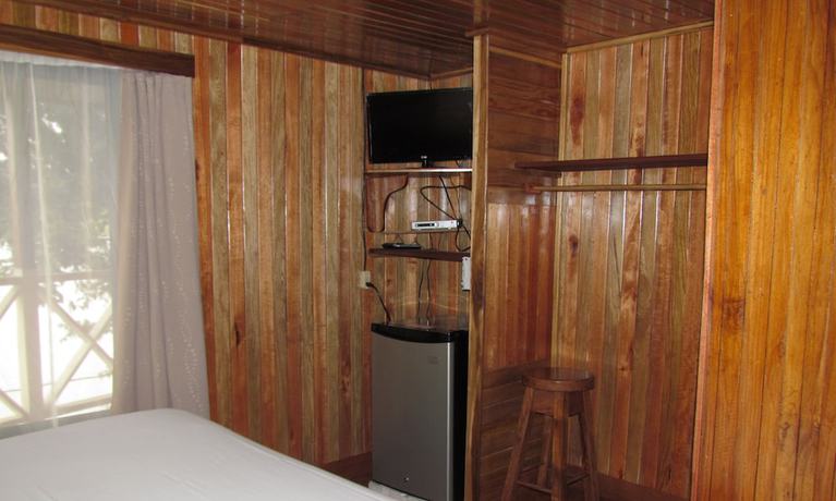 Imagen de la habitación del Hotel Victoria, El Castillo. Foto 17