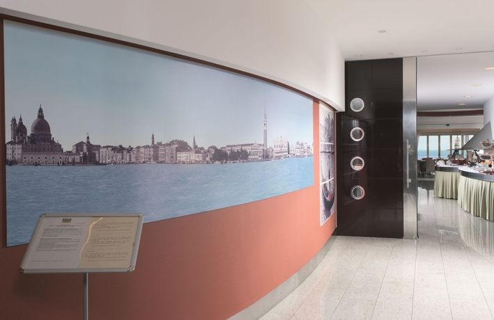 Imagen de los interiores del Hotel Victoria Frontemare. Foto 8