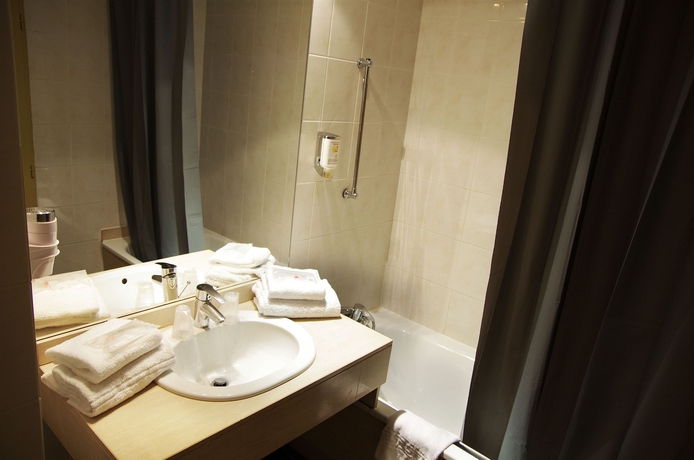 Imagen de la habitación del Hotel Victoria Garden Bordeaux Centre. Foto 3