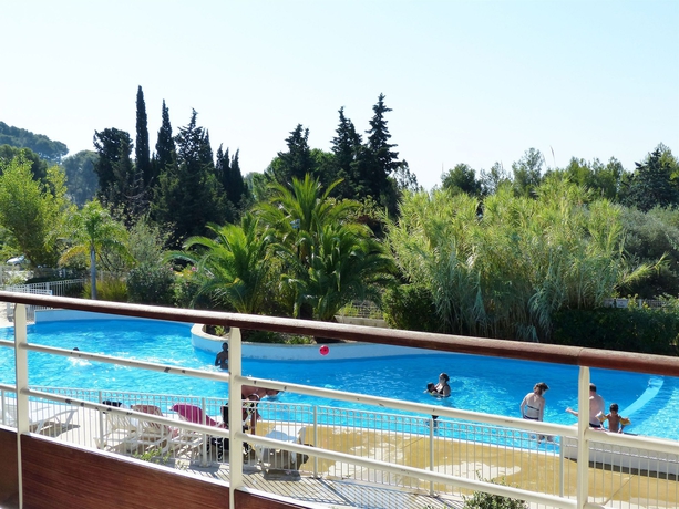 Imagen de la piscina del Hotel Victoria Garden La Ciotat. Foto 16