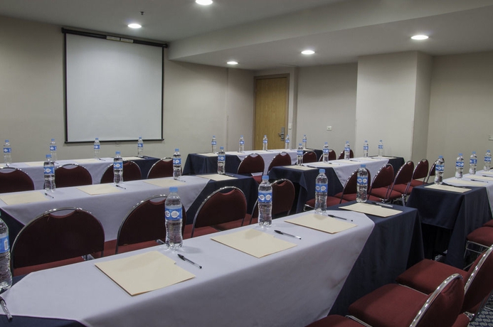 Imagen de los interiores del Hotel Victoria Inn Express. Foto 9