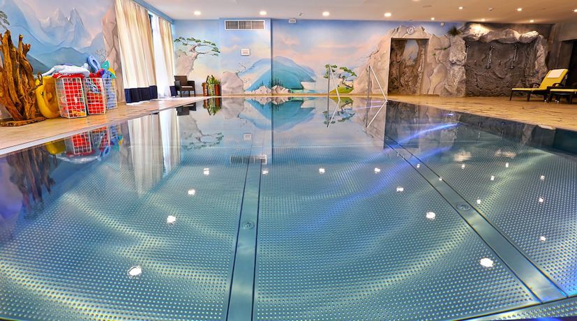 Imagen de la piscina del Hotel Victoria Kaprun. Foto 18