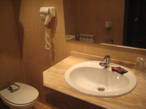 Imagen general del Hotel Victoria, Linares. Foto 13