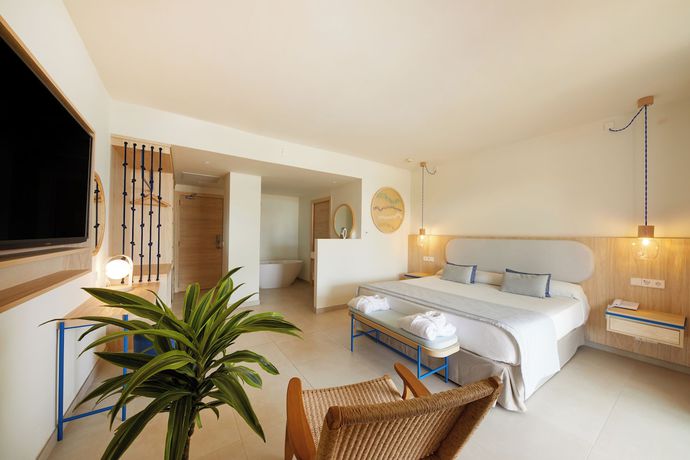 Imagen de la habitación del Hotel Victoria Menorca. Foto 3