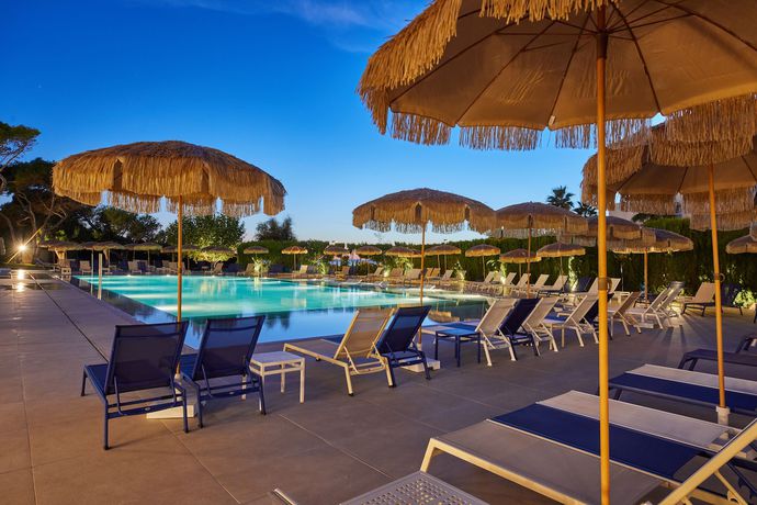 Imagen de la piscina del Hotel Victoria Menorca. Foto 10