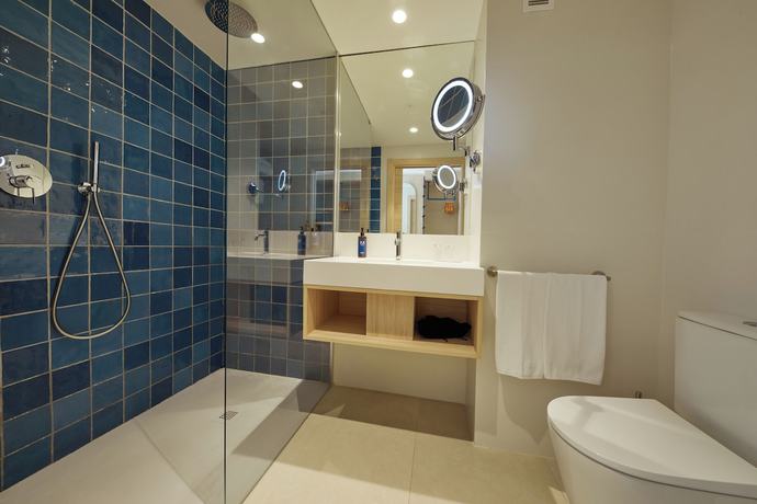 Imagen de la habitación del Hotel Victoria Menorca. Foto 5