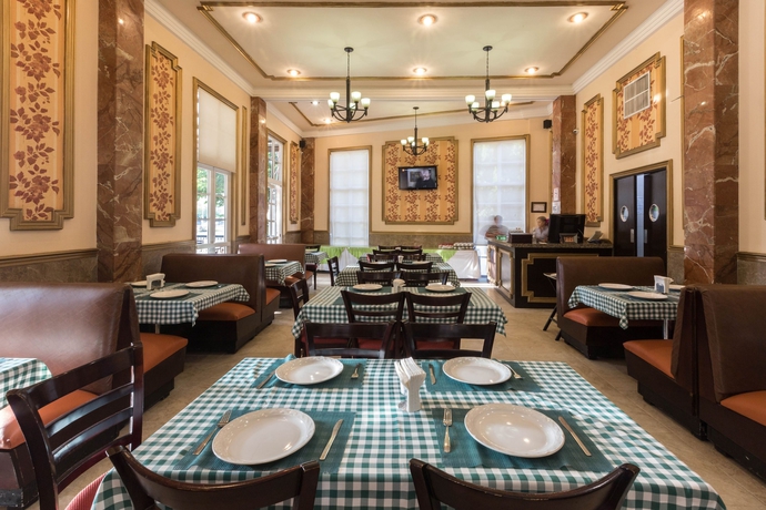 Imagen del bar/restaurante del Hotel Victoria Merida. Foto 4