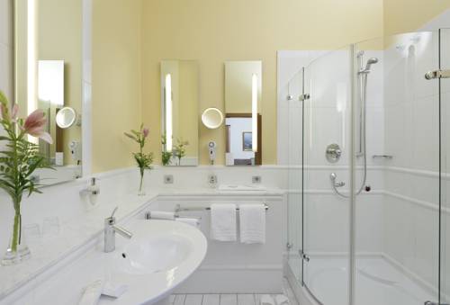 Imagen de la habitación del Hotel Victoria, Minden. Foto 11