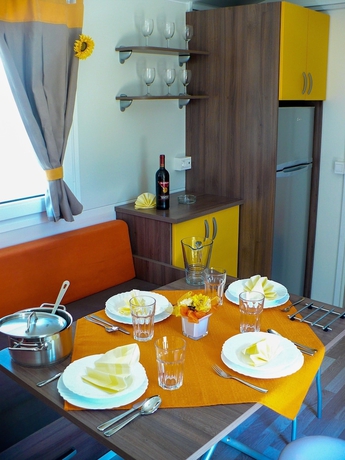 Imagen de la habitación del Hotel Victoria Mobilehome Camp Mare e Pineta. Foto 6