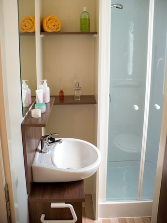 Imagen de la habitación del Hotel Victoria Mobilehome Camp Mare e Pineta. Foto 8