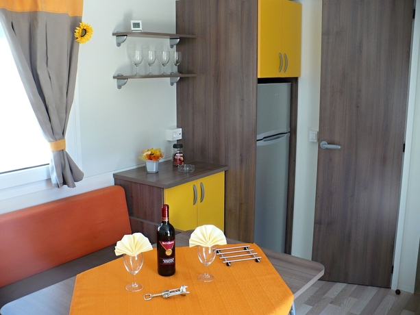 Imagen de la habitación del Hotel Victoria Mobilehome San Marino Resort. Foto 7