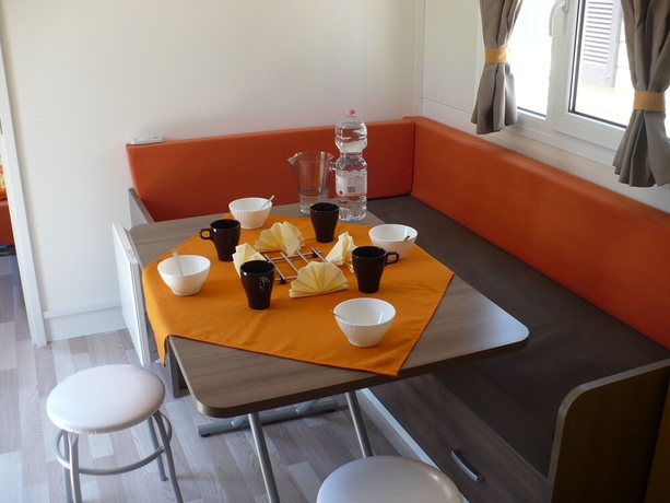 Imagen de la habitación del Hotel Victoria Mobilehome San Marino Resort. Foto 8