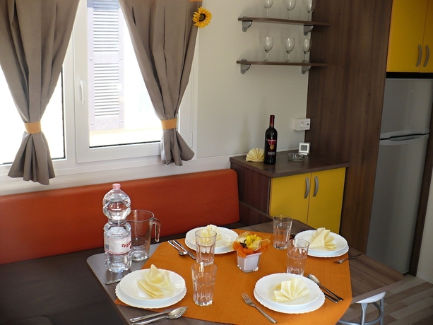 Imagen de la habitación del Hotel Victoria Mobilehome San Marino Resort. Foto 11
