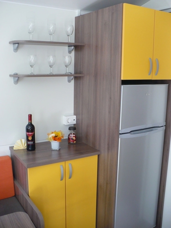 Imagen de la habitación del Hotel Victoria Mobilehome San Marino Resort. Foto 13