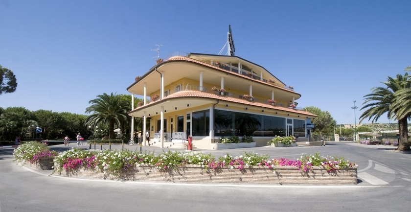 Imagen general del Hotel Victoria Mobilehome Tortoreto Lido. Foto 3